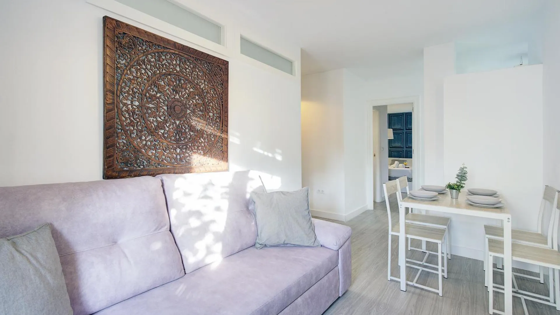 Home4U Elv 136 Granada Spain