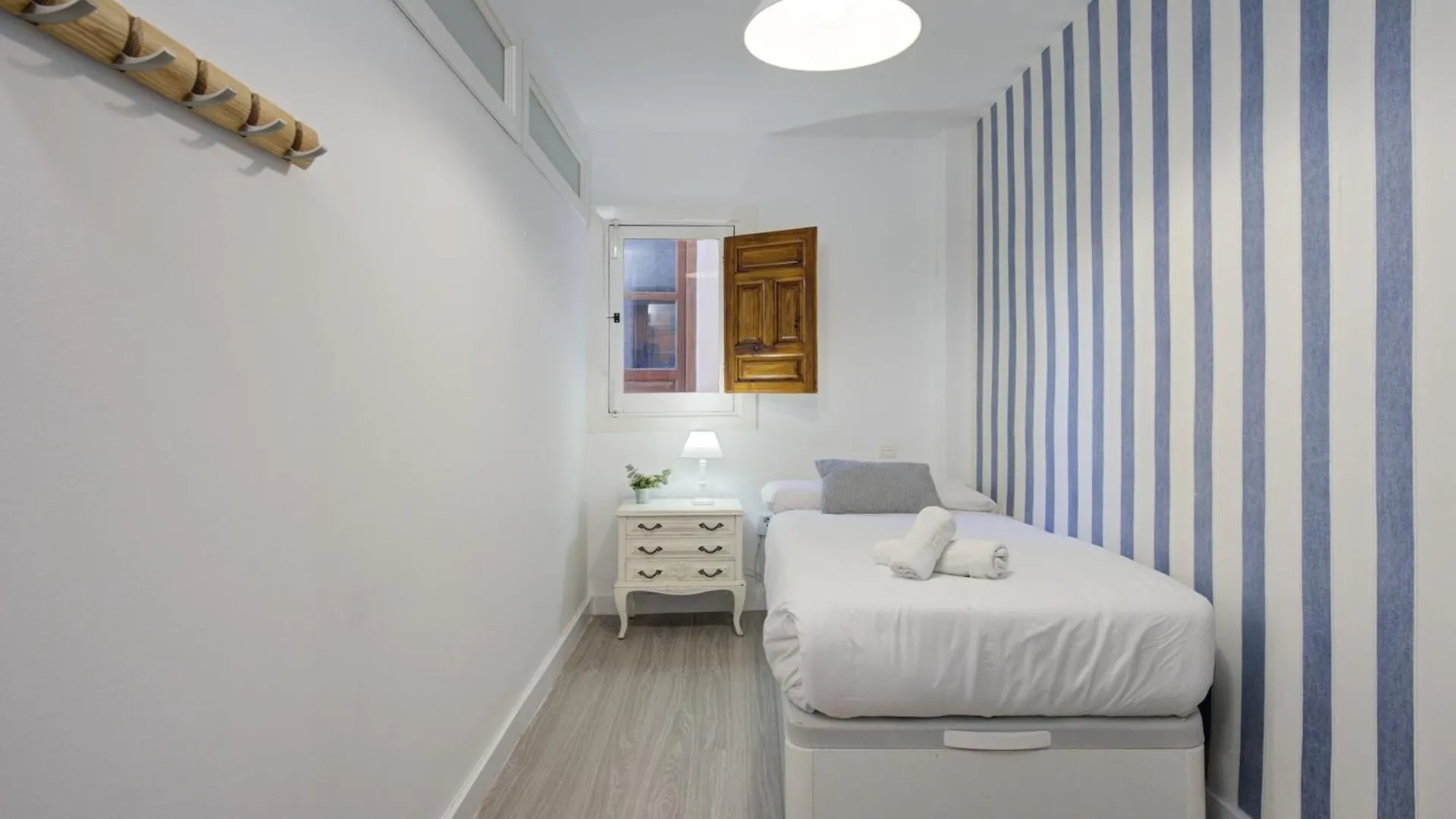 Apartment Home4U Elv 136 Granada Spain