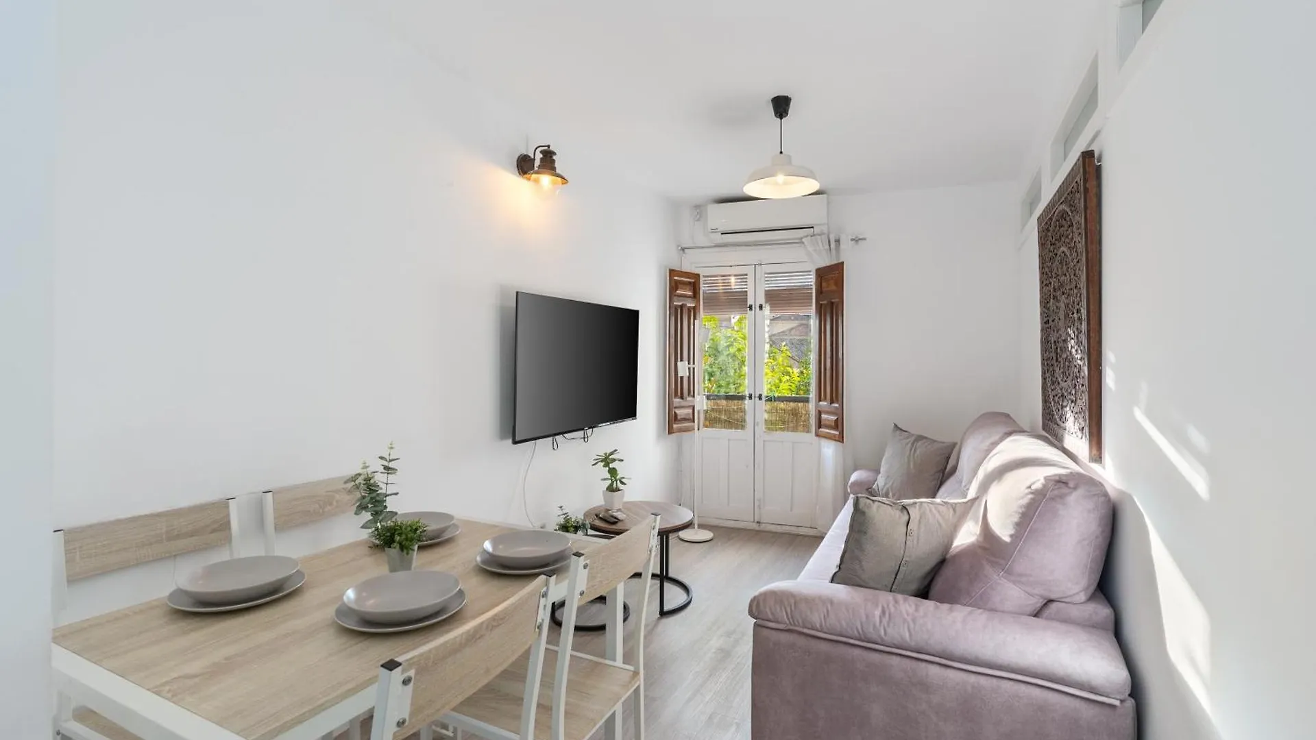 Home4U Elv 136 Granada 0*,  Spain