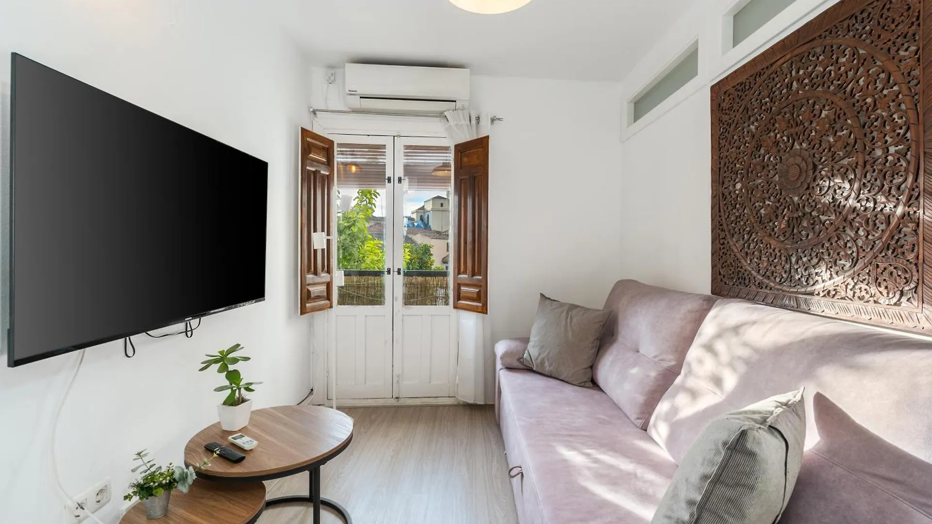 Home4U Elv 136 Granada Spain